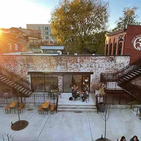 2Br Unit W/ Cinema Room In Nulu